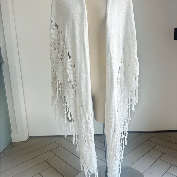 Raven + Lily Sweaters - Elegant White Fringe Sweater